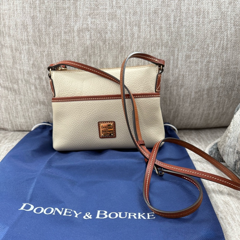 EUC Dooney & Bourke Tan and Brown Crossbody Bag